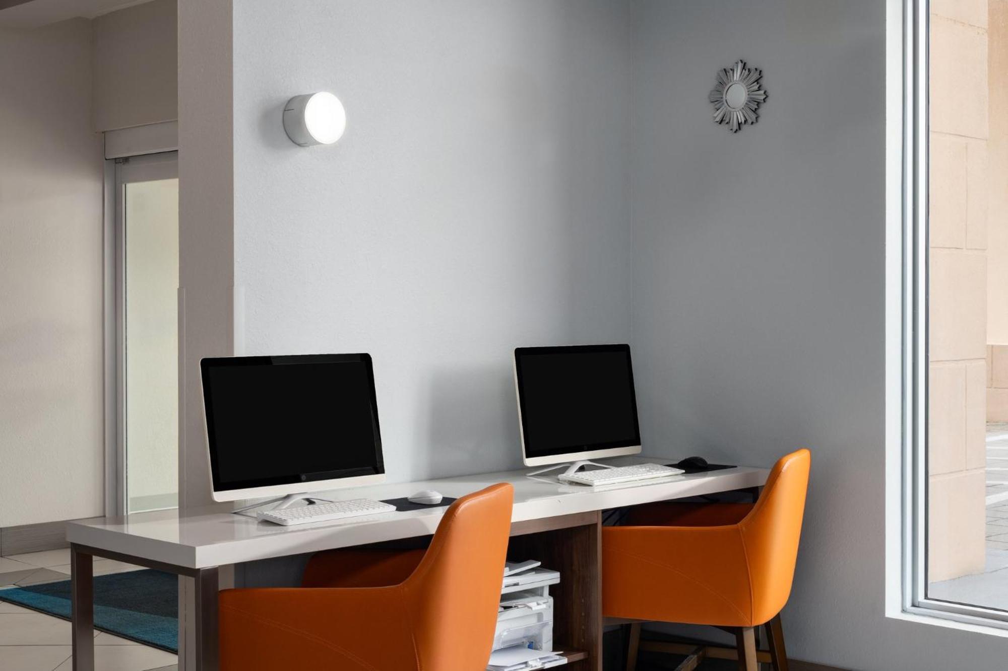 Holiday Inn Express & Suites Boynton Beach West By Ihg Bagian luar foto