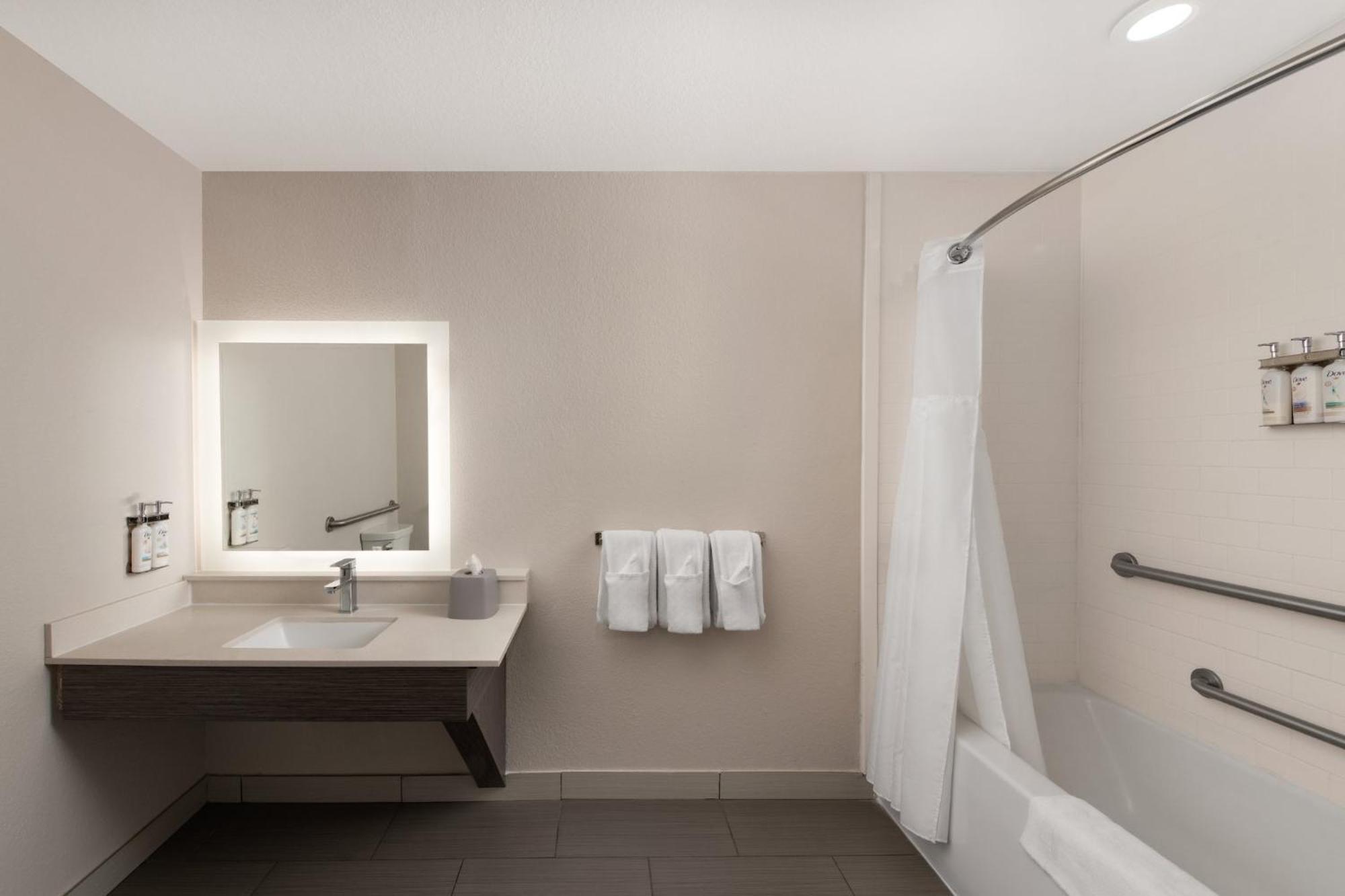 Holiday Inn Express & Suites Boynton Beach West By Ihg Bagian luar foto
