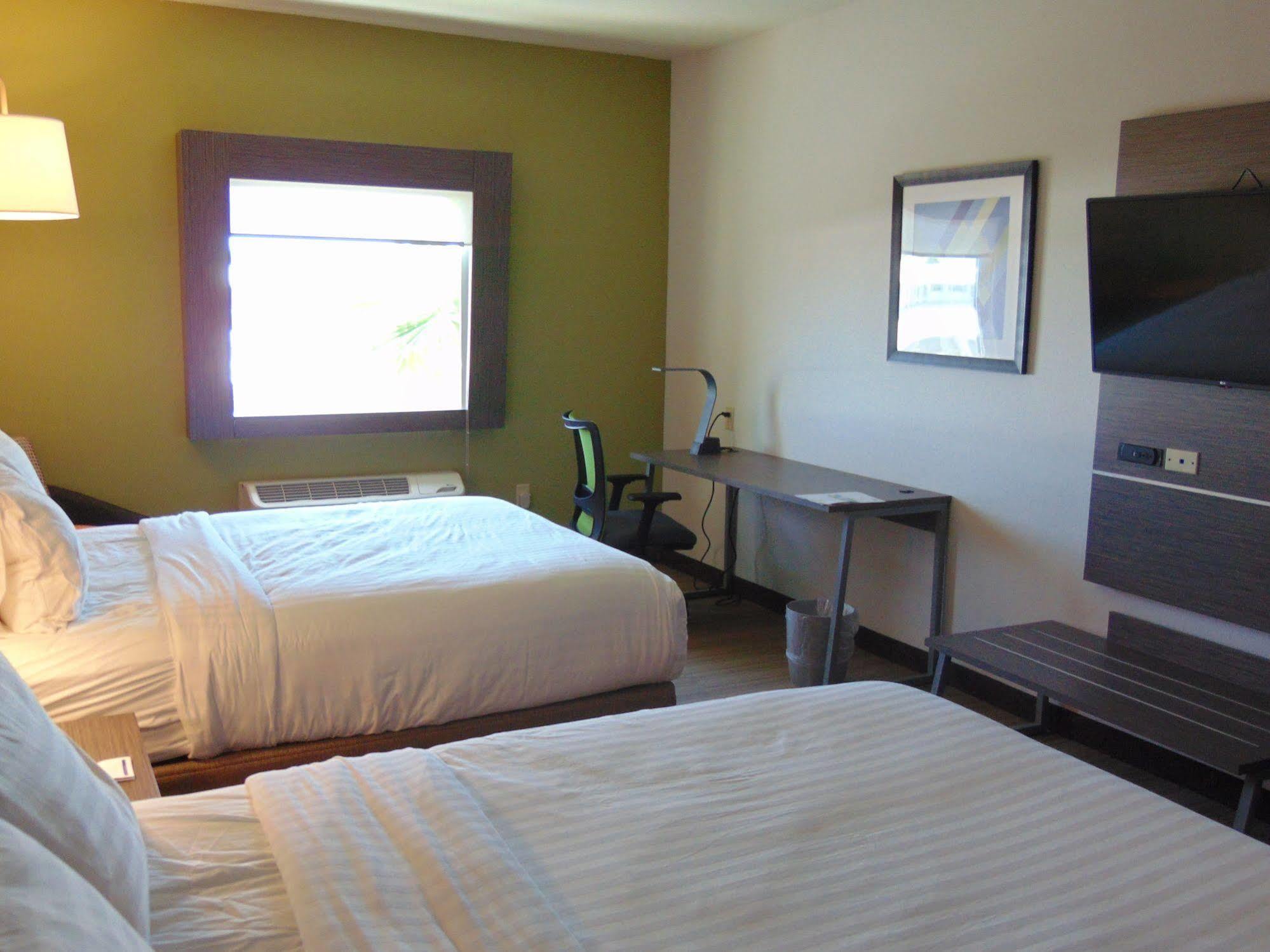 Holiday Inn Express & Suites Boynton Beach West By Ihg Bagian luar foto